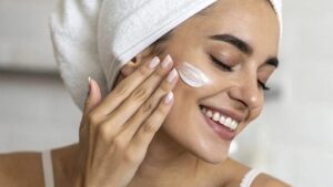 Rutinas cosméticas personalizadas: por qué la misma piel no responde igual en todos los pacientes